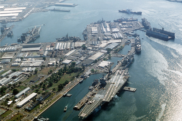 USS Enterprise at Supic Bay // Credit: Dual Freq via Wikimedia Commons