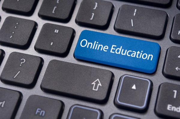 California Bill For Online College Courses Put on the Back Burner